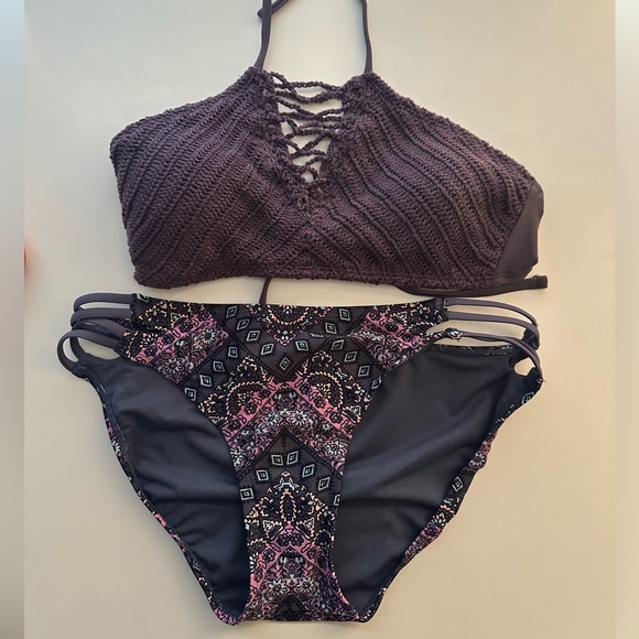 Swimsuit Set - Picture 1 of 3